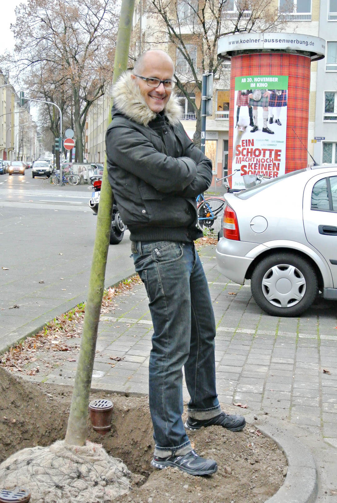 Stolz: Der Schauspieler Christoph Maria Herbst spendete zusammen mit seiner Frau einen Baum im Agnes-Viertel.